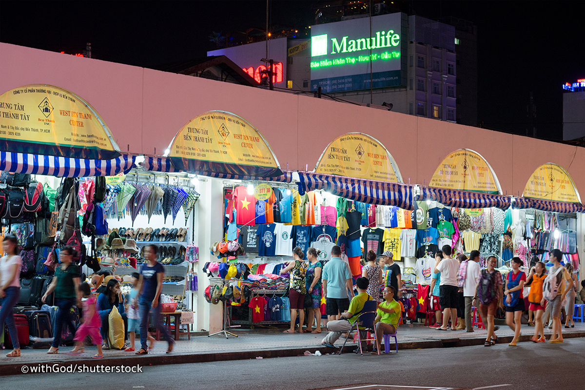 ben-thanh-market-night