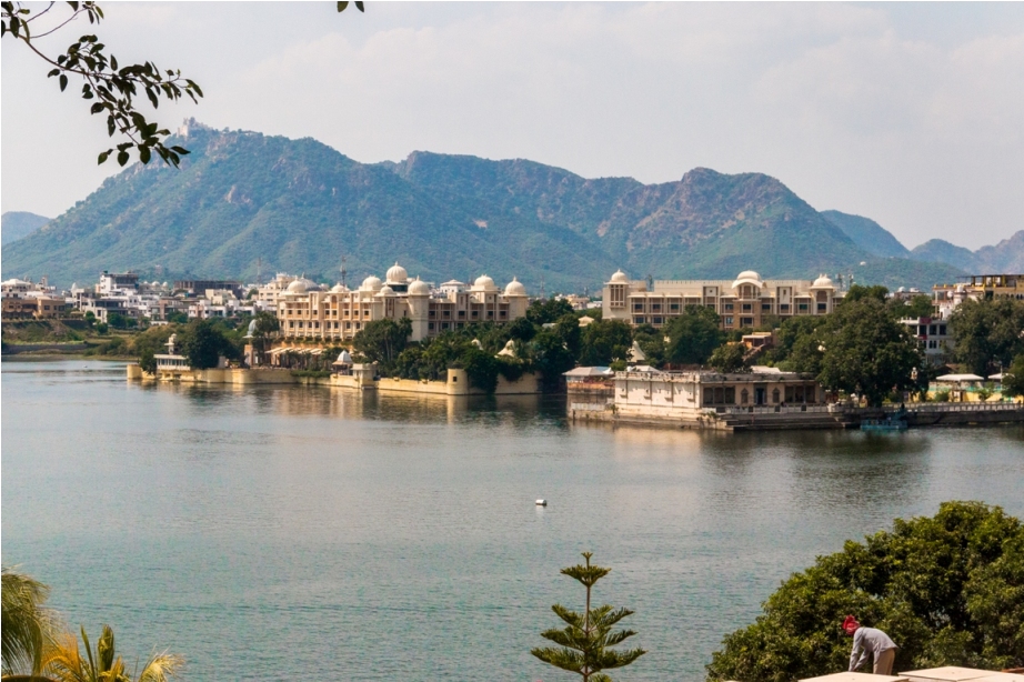 Lake Pichola City Palace Udaipur Rajasthan India (2)