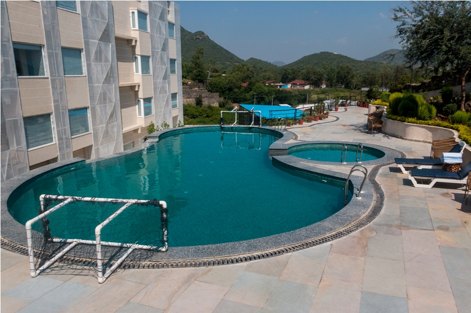 Pool Justa Sajjangarh Resort Hotel Udaipur Food