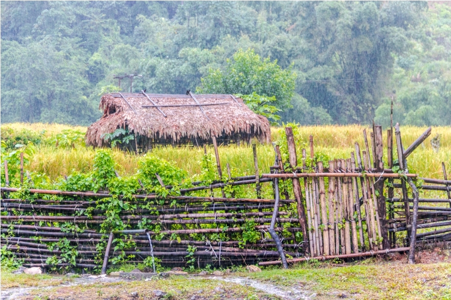 Basar Confluence Bas Con Arunachal Pradesh India hut house
