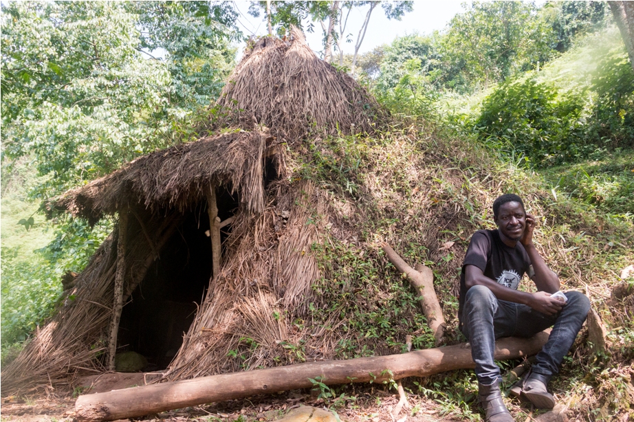 Batwa Pygmy House Gorilla Trek Bwindi Impenetrable National Park Uganda Africa (22)