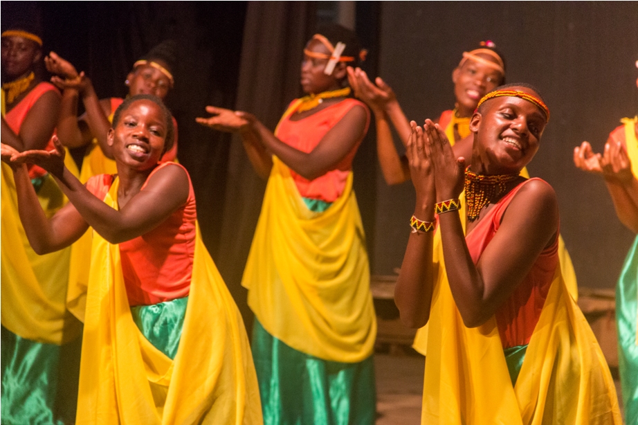 Masai Tribe Dance Uganda Africa (19)