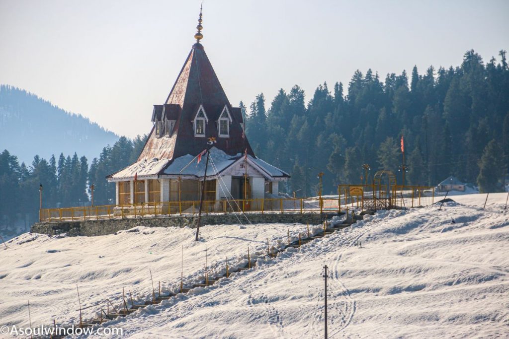 Gulmarg of Jammu Kashmir: An alternate paradise! - A Soul Window